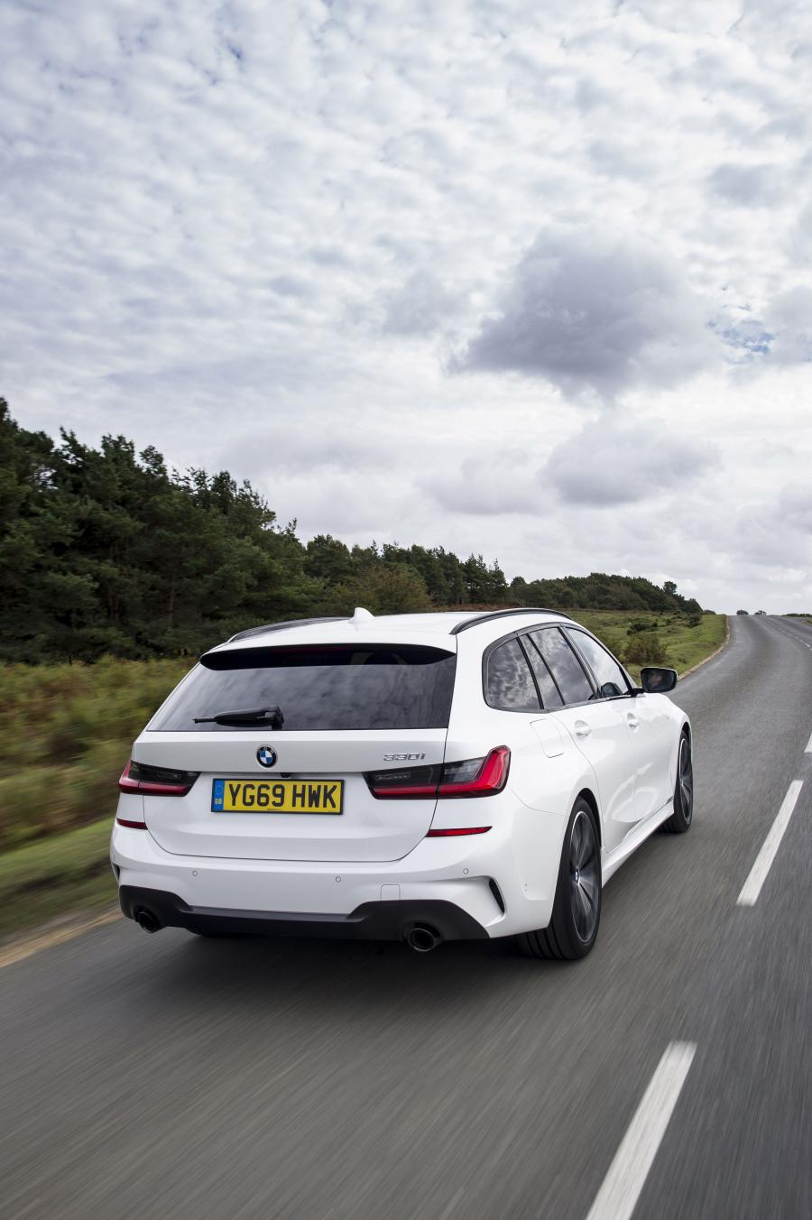  BMW 330i Touring M Sport (G21) 2019 года  (UK) (фото 28 из 32)